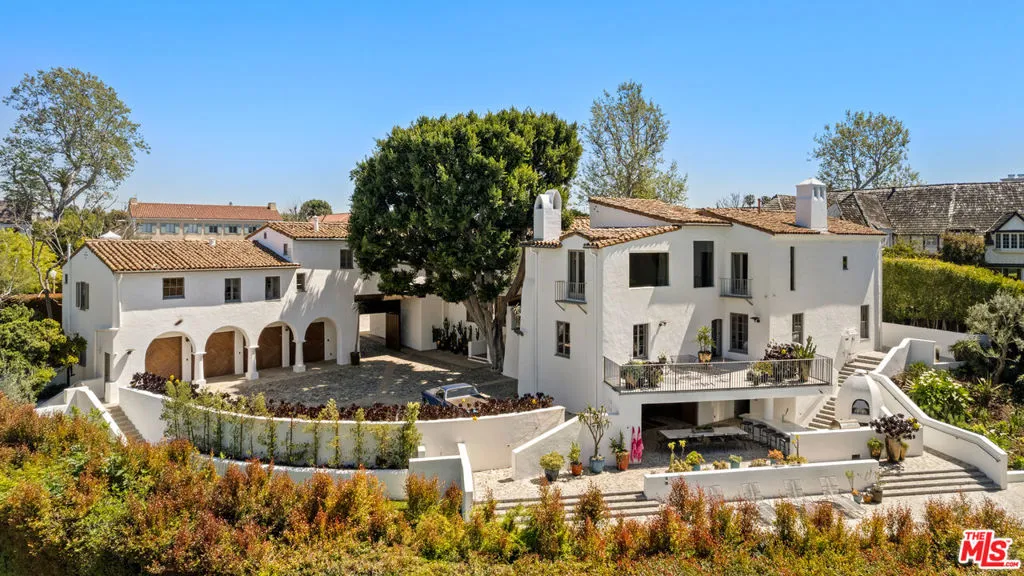 211 S Muirfield Road, Los Angeles, California 90004 home-pic-2