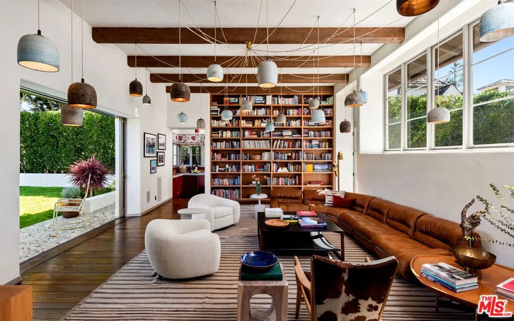 211 S Muirfield Road, Los Angeles, California 90004 home-pic-11