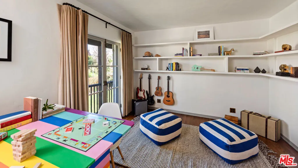 211 S Muirfield Road, Los Angeles, California 90004 home-pic-34