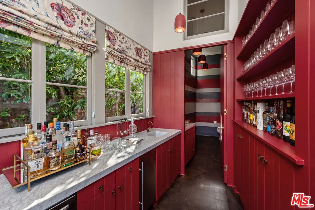 211 S Muirfield Road, Los Angeles, California 90004 home-pic-12