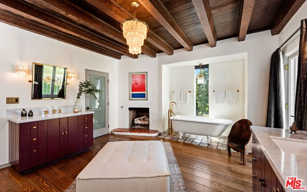 211 S Muirfield Road, Los Angeles, California 90004 home-pic-28