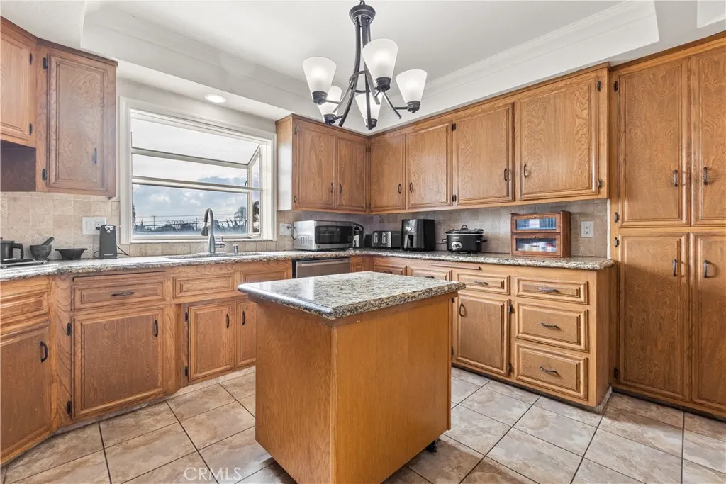 4580 W 132nd Street, Hawthorne, California 90250 home-pic-10