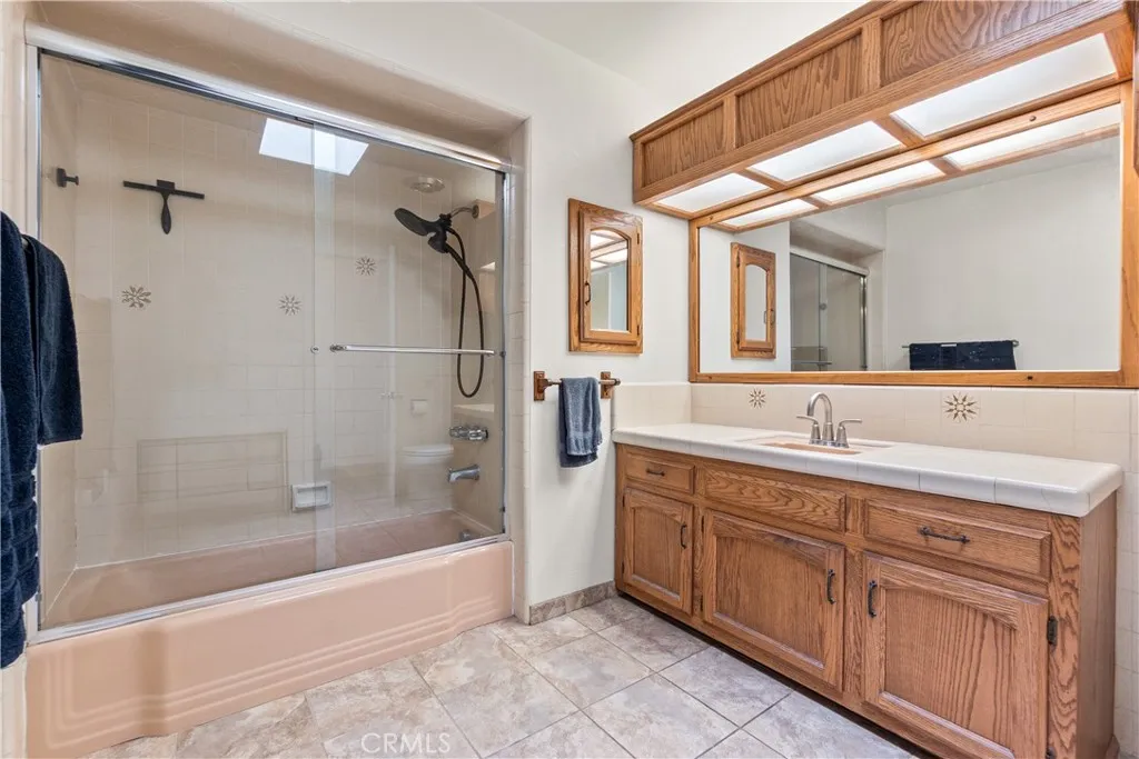 4580 W 132nd Street, Hawthorne, California 90250 home-pic-16