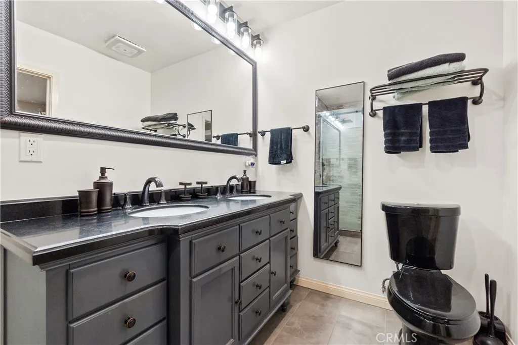 4580 W 132nd Street, Hawthorne, California 90250 home-pic-32