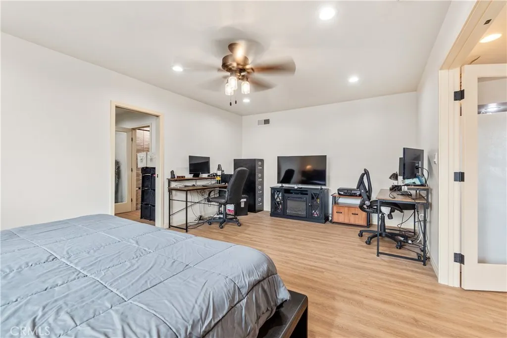 4580 W 132nd Street, Hawthorne, California 90250 home-pic-31