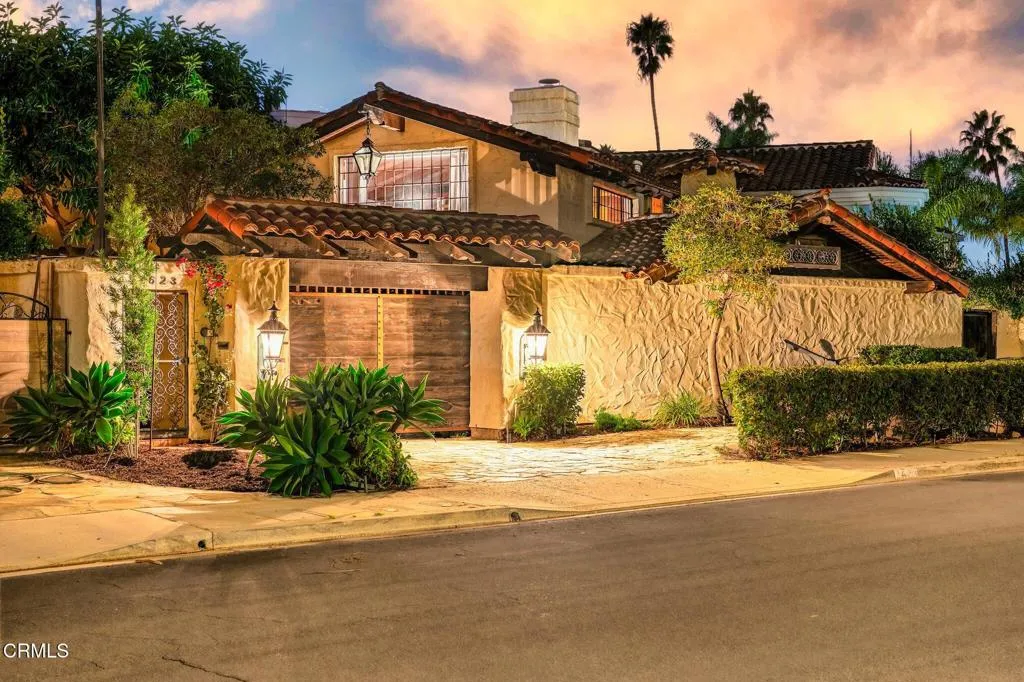 2623 Seahorse Avenue, Ventura, California 93001 home-pic-3