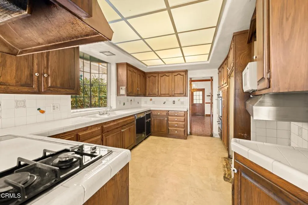 2623 Seahorse Avenue, Ventura, California 93001 home-pic-26