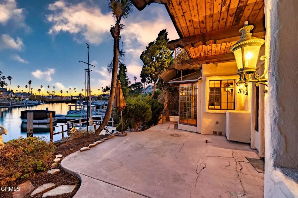 2623 Seahorse Avenue, Ventura, California 93001 home-pic-8