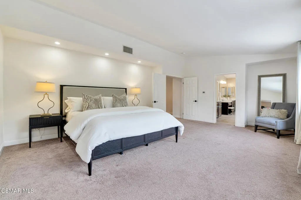 2339 Rudolph Drive, Simi Valley, California 93065 home-pic-24
