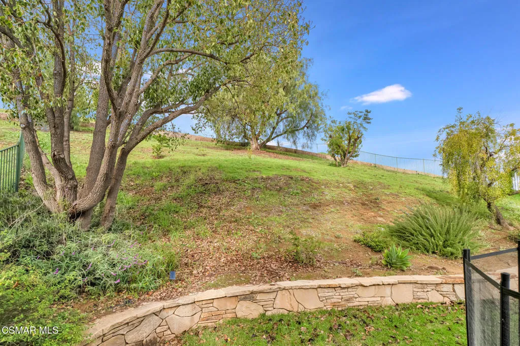 2339 Rudolph Drive, Simi Valley, California 93065 home-pic-47