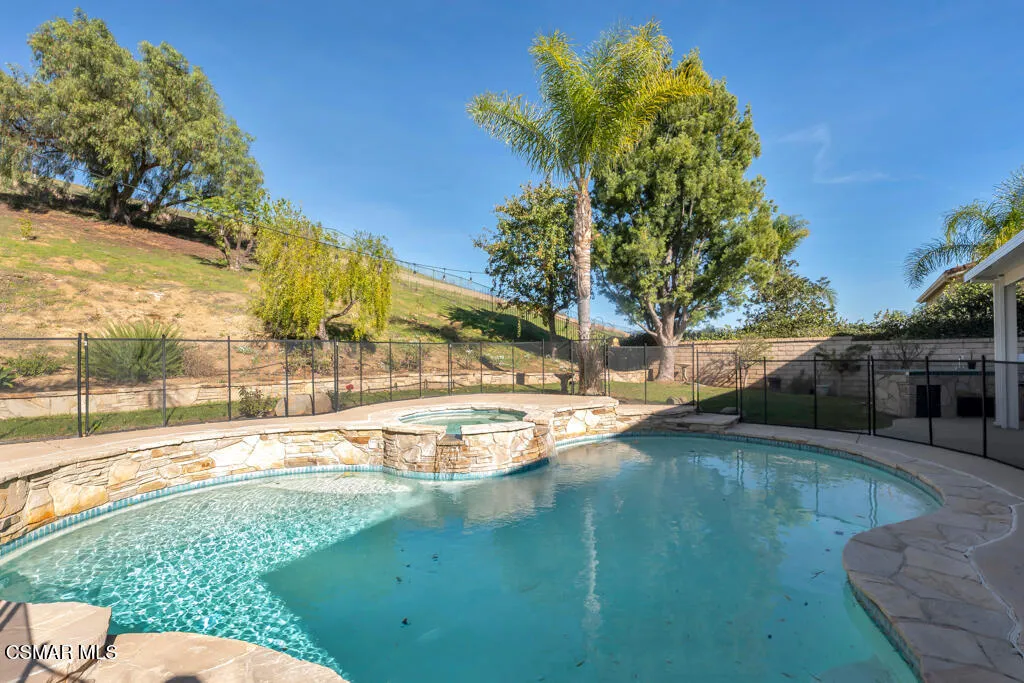 2339 Rudolph Drive, Simi Valley, California 93065 home-pic-37