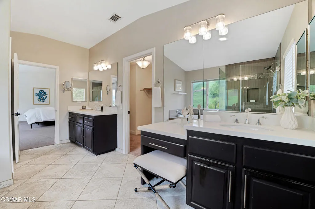 2339 Rudolph Drive, Simi Valley, California 93065 home-pic-25