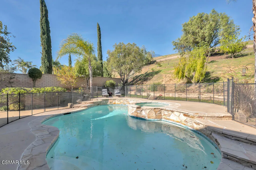 2339 Rudolph Drive, Simi Valley, California 93065 home-pic-39