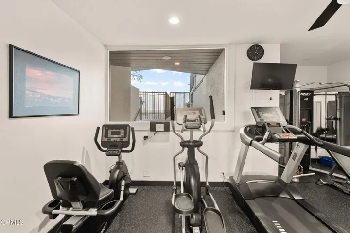 SEAN_INSIDE_POINT-08