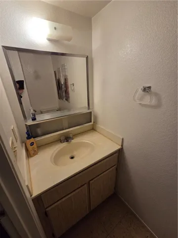 DOWNSTAIRS HALF BATHROOM