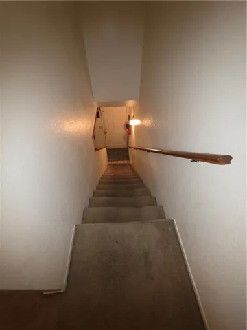STAIRS DOWN
