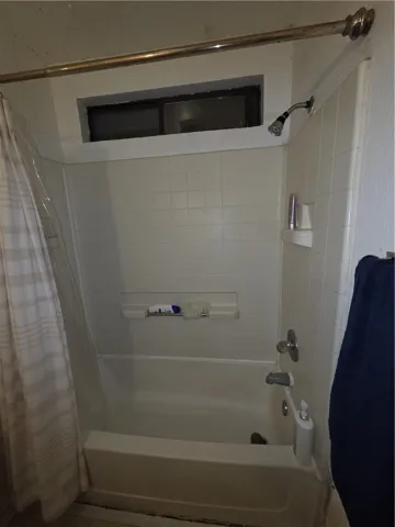 UPSTAIRS BATHROOM
