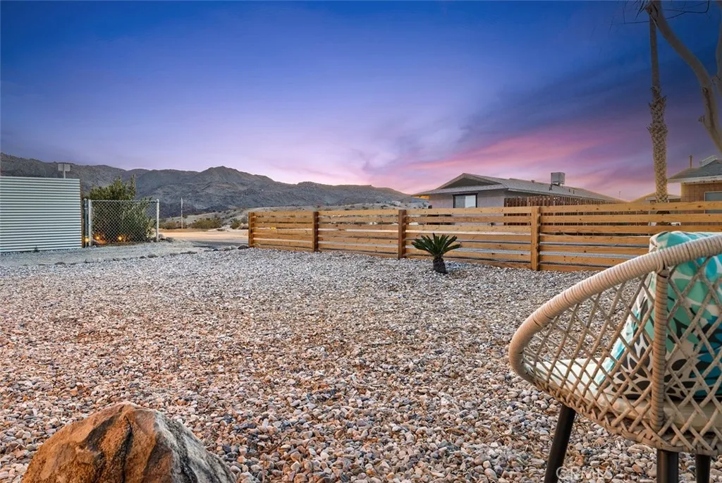 6283 Lupine, 29 Palms, California 92277 home-pic-2