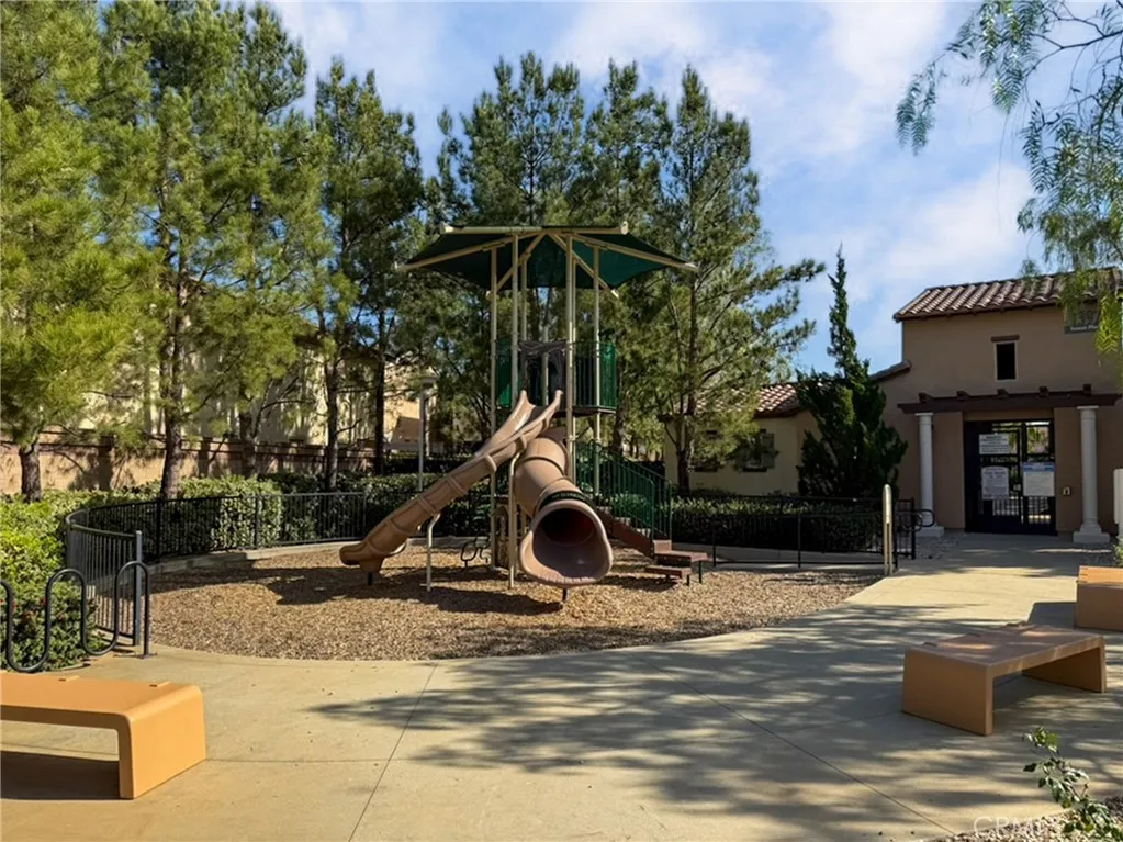 1448 Allium Court E, Beaumont, California 92223 home-pic-29