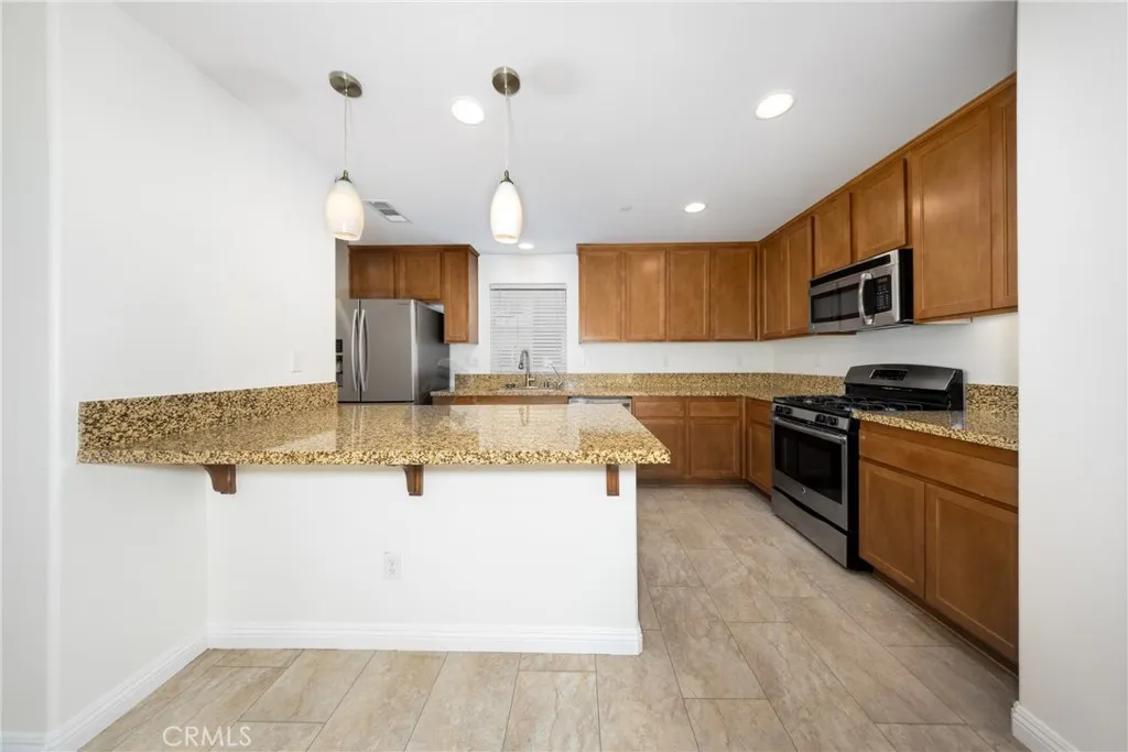 1448 Allium Court E, Beaumont, California 92223 home-pic-3
