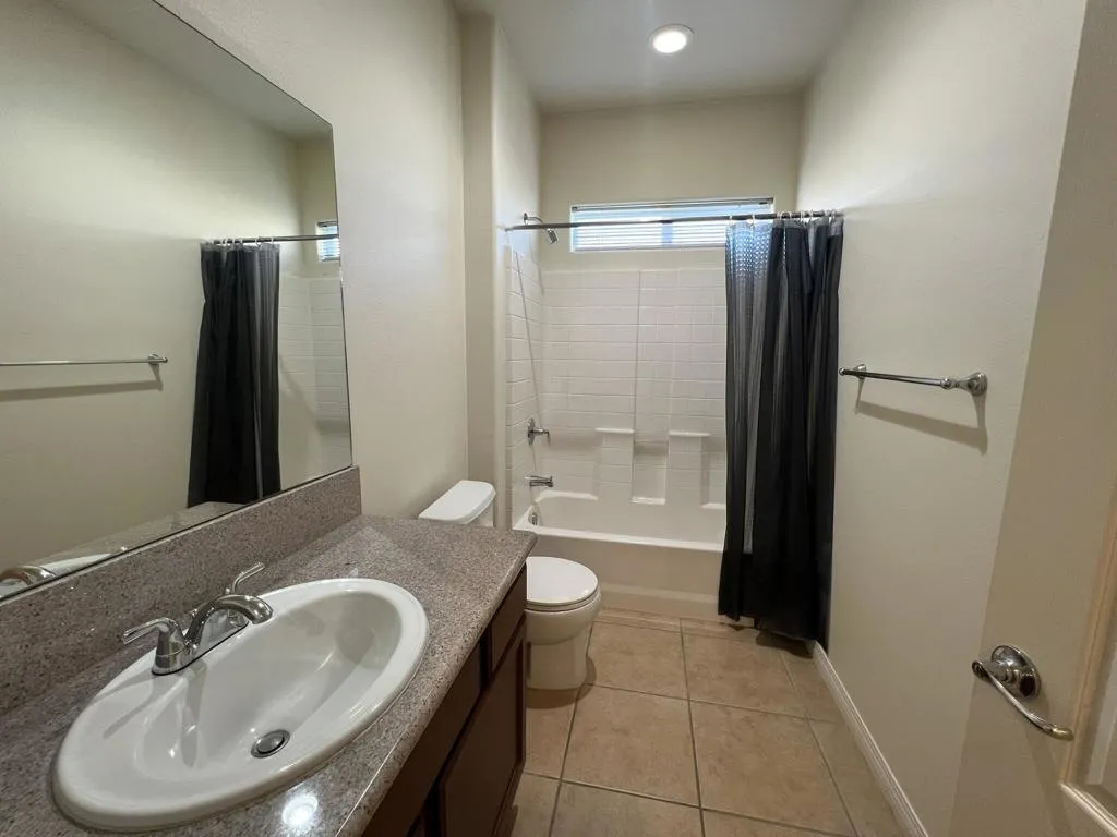 8313 Meadows Way, Desert Hot Springs, California 92240 home-pic-32