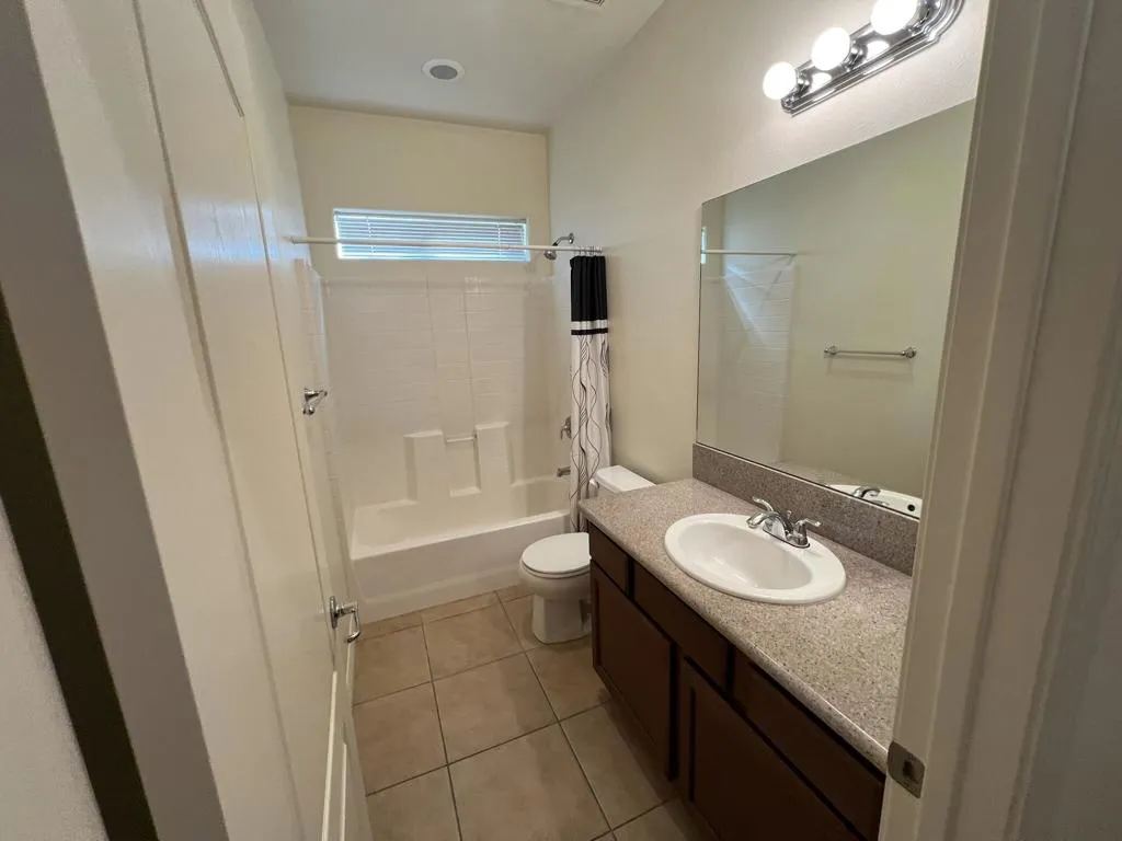 8313 Meadows Way, Desert Hot Springs, California 92240 home-pic-10