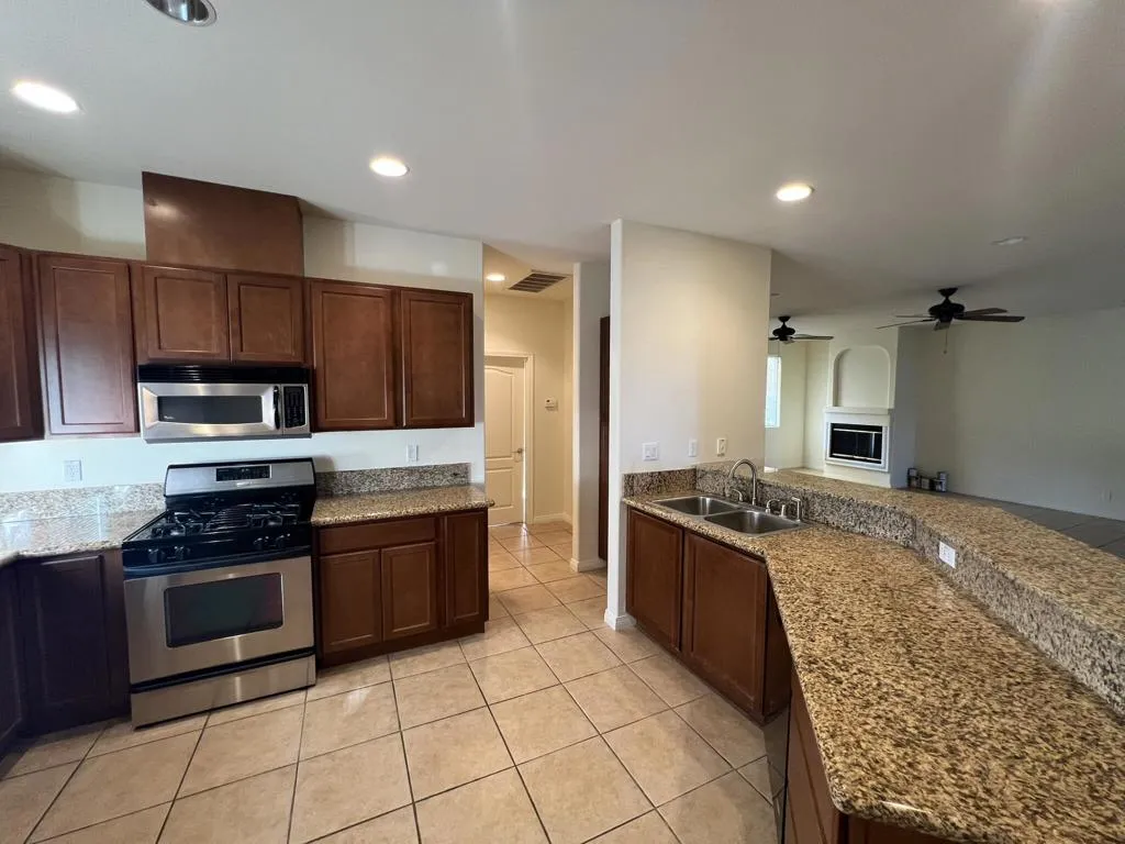 8313 Meadows Way, Desert Hot Springs, California 92240 home-pic-19