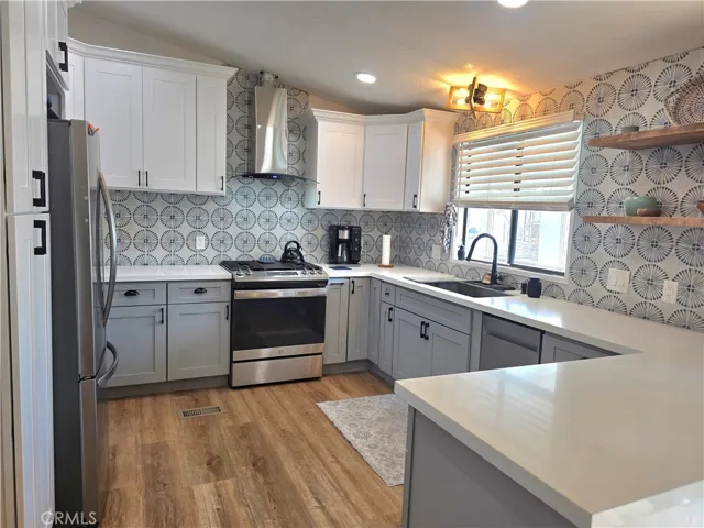 BEAUTIFUL REMODELED KITCHEN