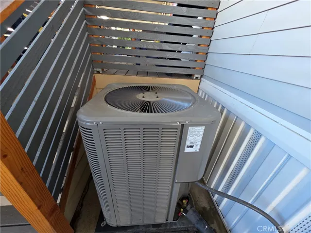 NEW AIR CONDITIONING UNIT