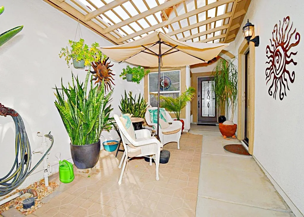 912 Tierra Lane, Palm Springs, California 92262 home-pic-4