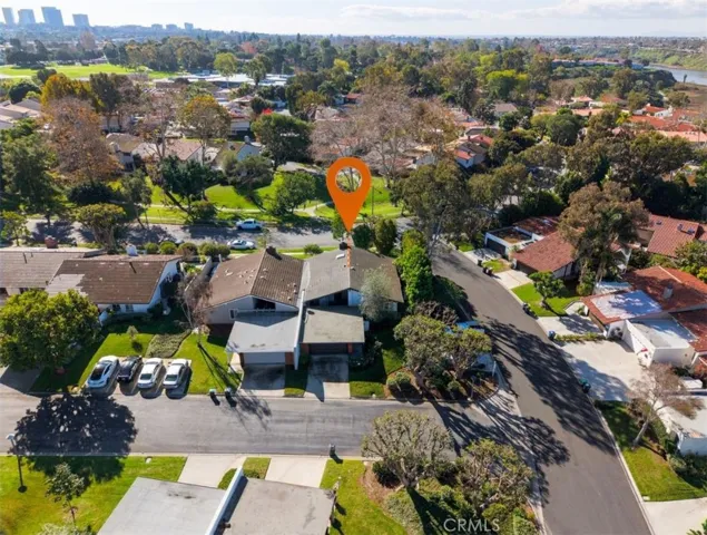 This photo has been digitally altered with an orange marker.