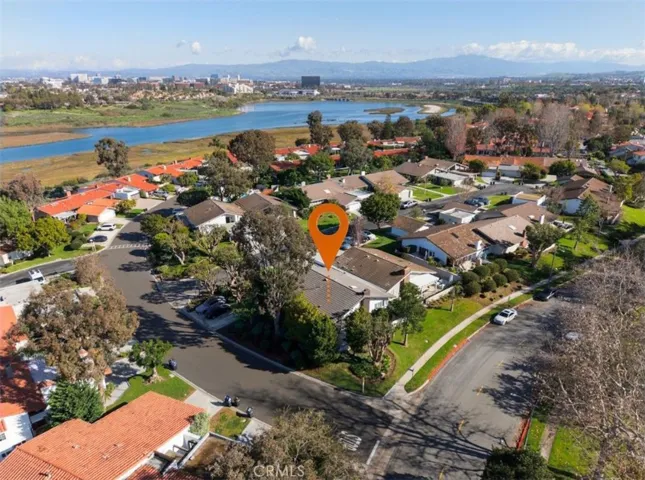 Welcome to 401 Onda in Newport Beach!  (This photo has been digitally altered with an orange marker.)
