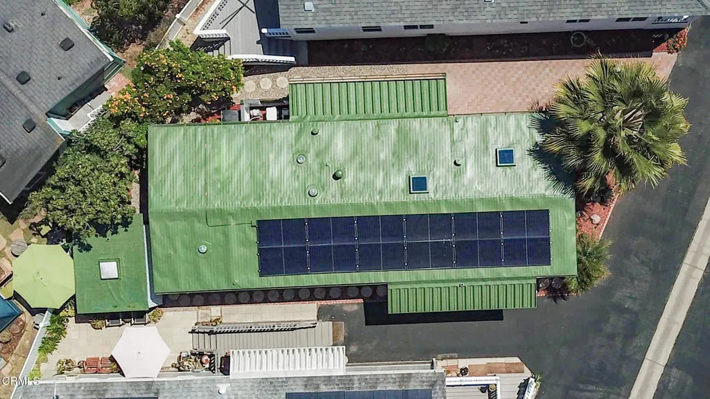 Aerial Close 01