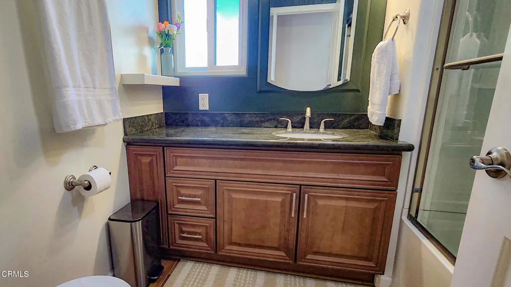 Main Bath 1