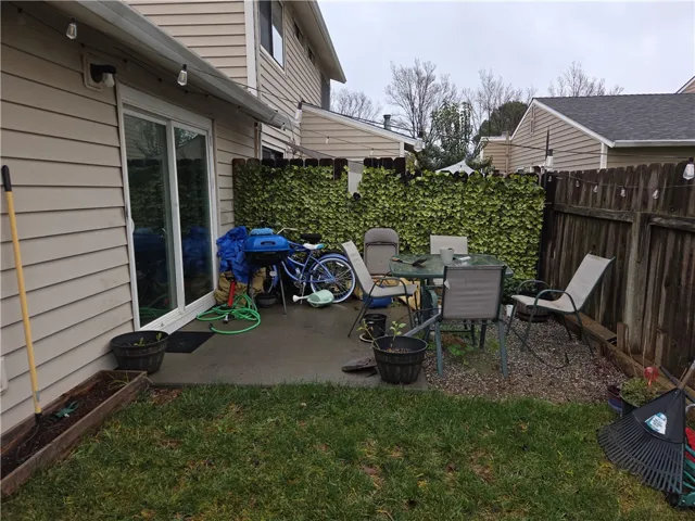SIDE YARD