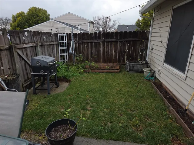 SIDE YARD