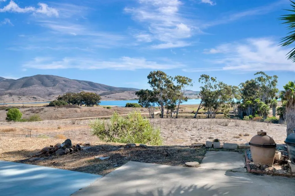 9421 Avenida Acero, Spring Valley, California 91977 home-pic-33