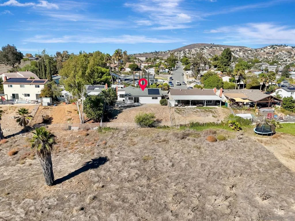 9421 Avenida Acero, Spring Valley, California 91977 home-pic-38