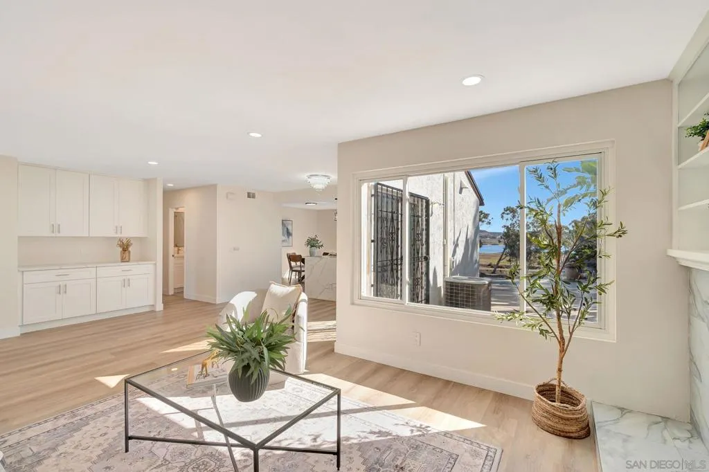 9421 Avenida Acero, Spring Valley, California 91977 home-pic-7