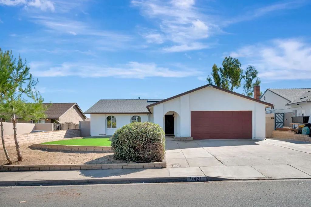 9421 Avenida Acero, Spring Valley, California 91977 home-pic-2
