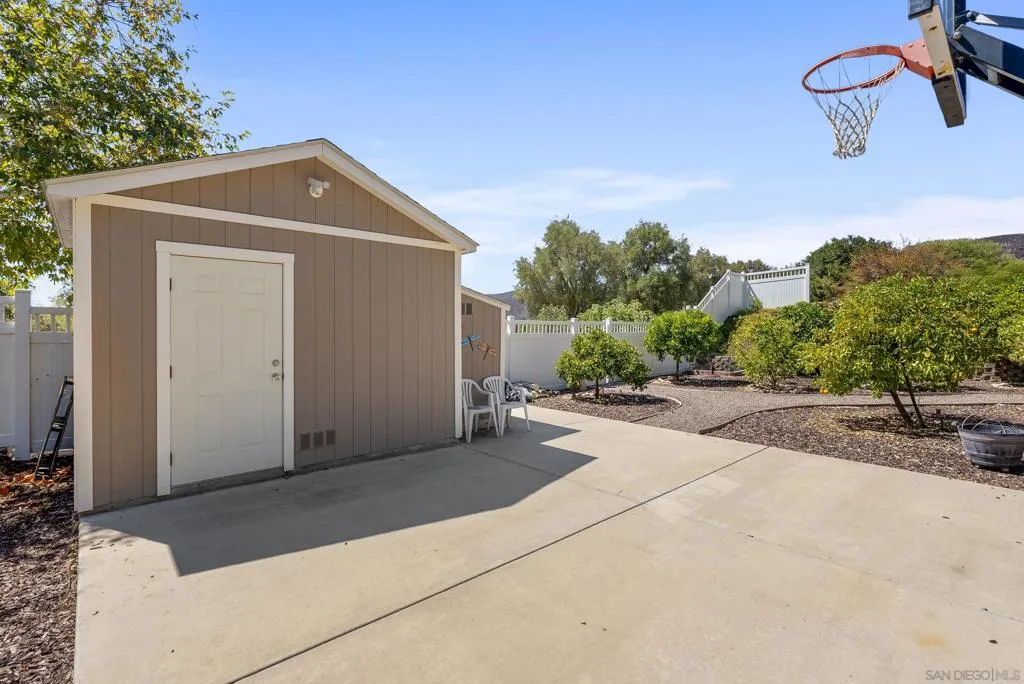 23731 Gymkhana Road, Ramona, California 92065 home-pic-47
