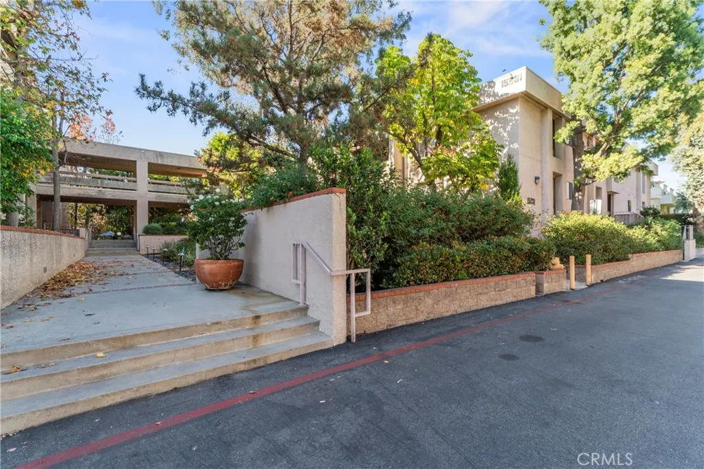 15231 Magnolia 221, Sherman Oaks, California 91403 home-pic-19