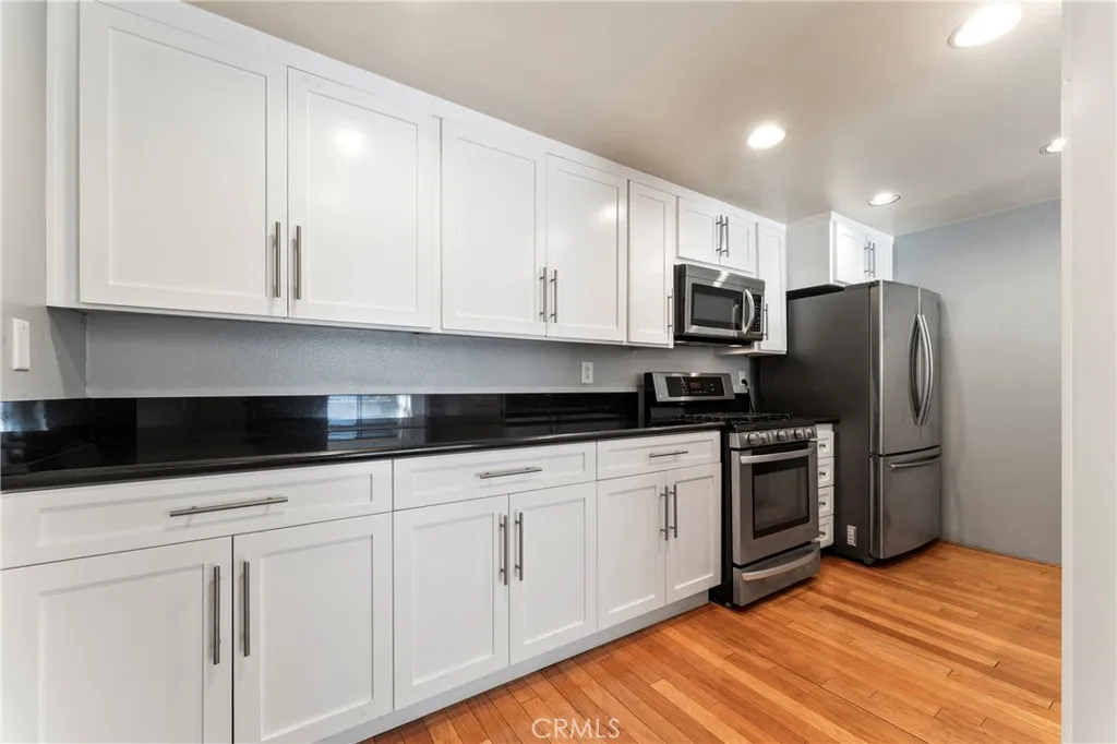 15231 Magnolia 221, Sherman Oaks, California 91403 home-pic-4