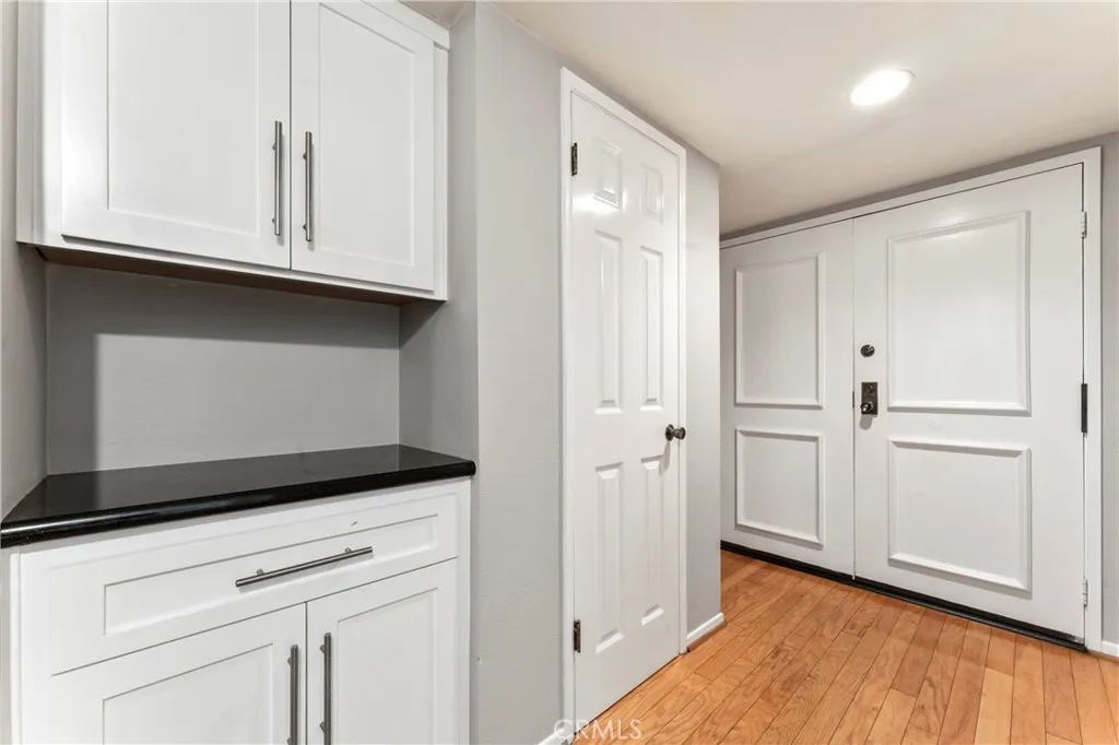 15231 Magnolia 221, Sherman Oaks, California 91403 home-pic-6