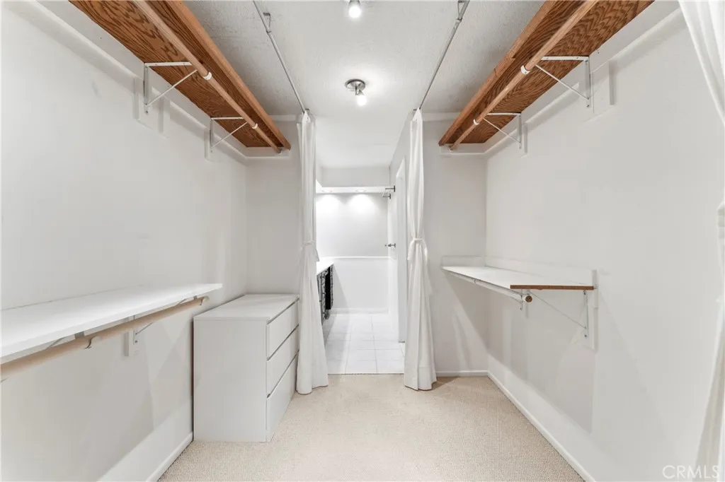 15231 Magnolia 221, Sherman Oaks, California 91403 home-pic-14