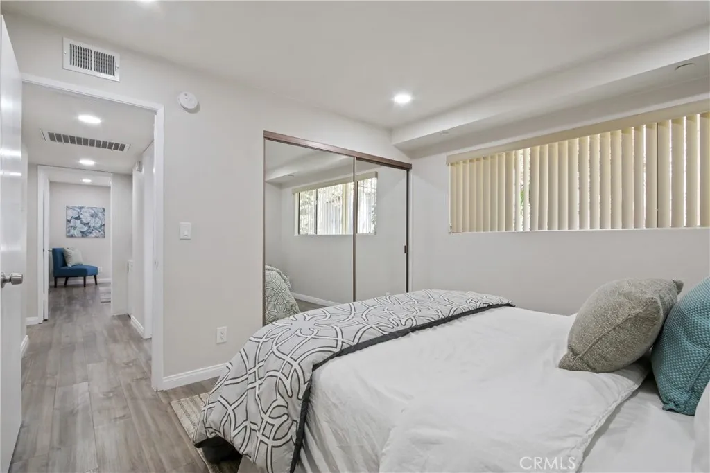 10687 Wilkins Avenue 1, Los Angeles, California 90024 home-pic-16
