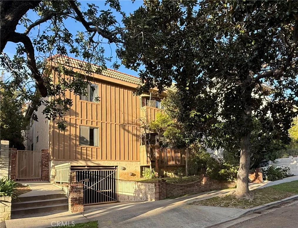 10687 Wilkins Avenue 1, Los Angeles, California 90024 home-pic-19