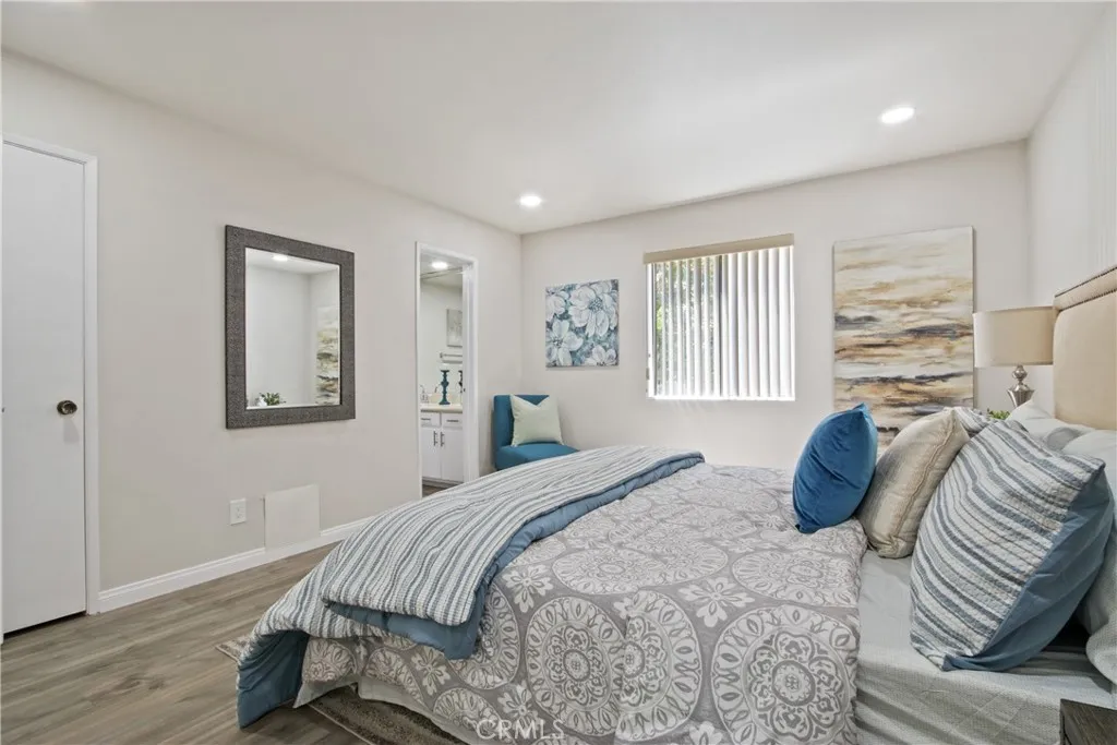 10687 Wilkins Avenue 1, Los Angeles, California 90024 home-pic-10