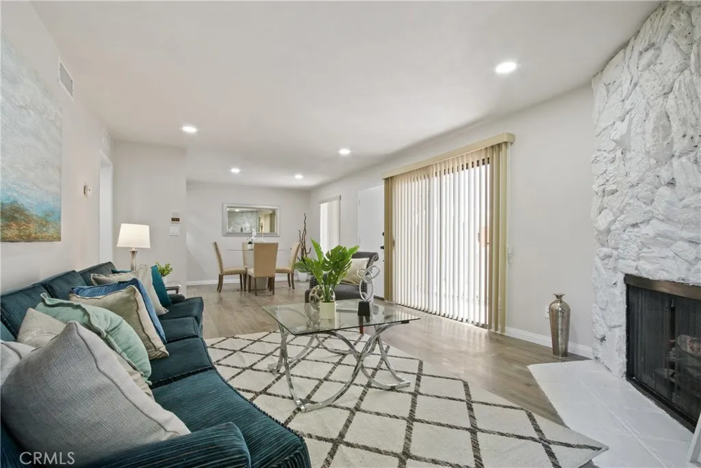 10687 Wilkins Avenue 1, Los Angeles, California 90024 home-pic-4