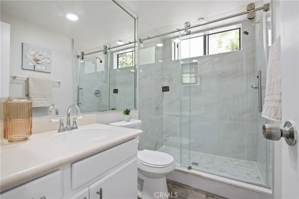 10687 Wilkins Avenue 1, Los Angeles, California 90024 home-pic-14